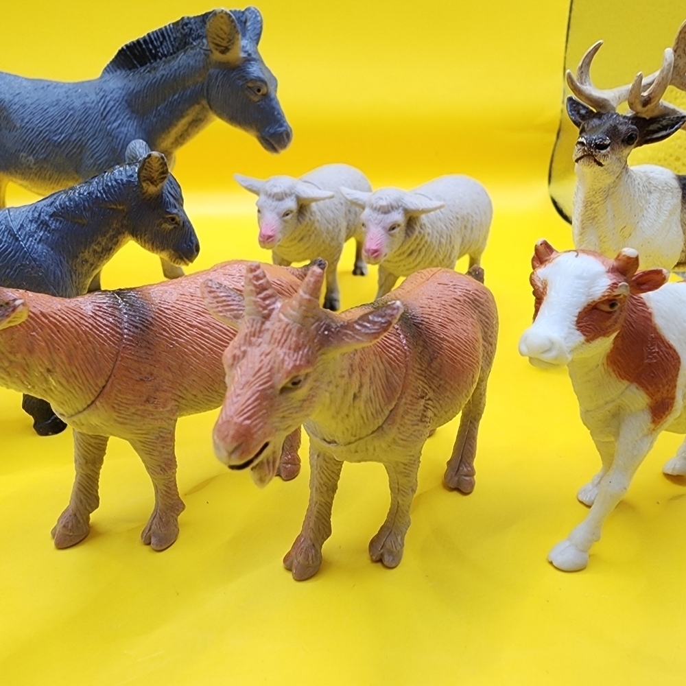 9 Animals Mixed Toy Lot Cows Donkeys Sheep Goats Elk 3-5 Inch - Picture 2 of 6